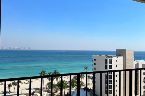 Condominio en venta en Hollywood, Florida, 2 dormitorios, 99.41 m2 № 1348888 - foto 7