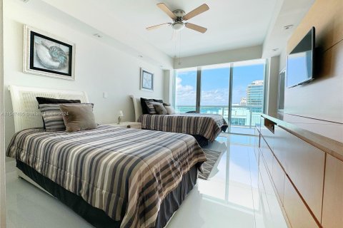 Condominio en venta en Bal Harbour, Florida, 3 dormitorios, 288.93 m2 № 1074161 - foto 24