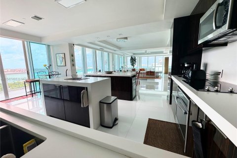 Condominio en venta en Bal Harbour, Florida, 3 dormitorios, 288.93 m2 № 1074161 - foto 6