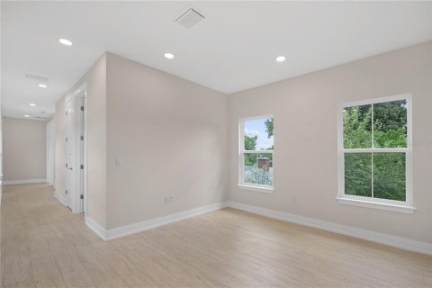 Casa en venta en Orlando, Florida, 5 dormitorios, 286.23 m2 № 1350179 - foto 19