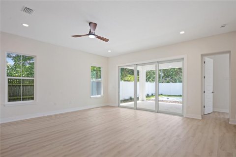 Casa en venta en Orlando, Florida, 5 dormitorios, 286.23 m2 № 1350179 - foto 8