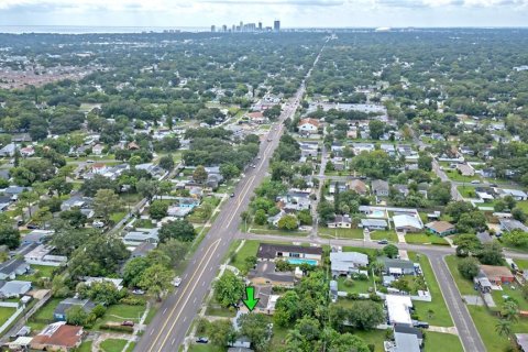 House in Saint Petersburg, Florida 3 bedrooms, 114.83 sq.m. № 1389498 - photo 23