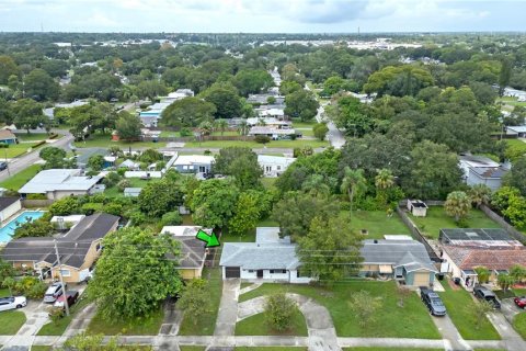 House in Saint Petersburg, Florida 3 bedrooms, 114.83 sq.m. № 1389498 - photo 22