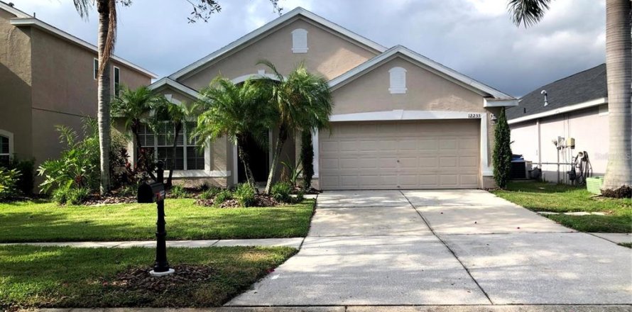 House in Tampa, Florida 4 bedrooms, 178 sq.m. № 1389499