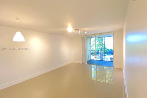 Copropriété à louer à Doral, Floride: 1 chambre, 75.25 m2 № 1348173 - photo 6