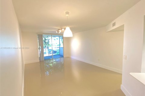 Condo in Doral, Florida, 1 bedroom  № 1348173 - photo 8