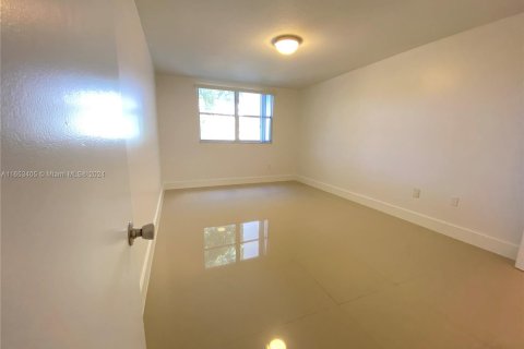 Copropriété à louer à Doral, Floride: 1 chambre, 75.25 m2 № 1348173 - photo 5