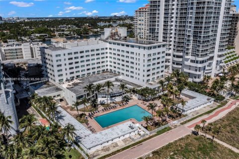 Studio in the Condo in Miami Beach, Florida  № 1075544 - photo 1