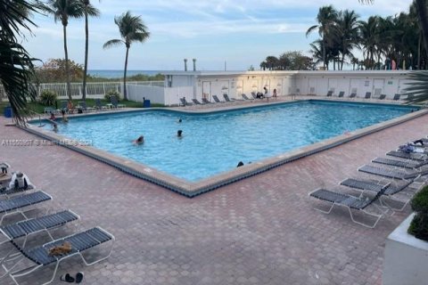 Condominio en venta en Miami Beach, Florida, 30.66 m2 № 1075544 - foto 5