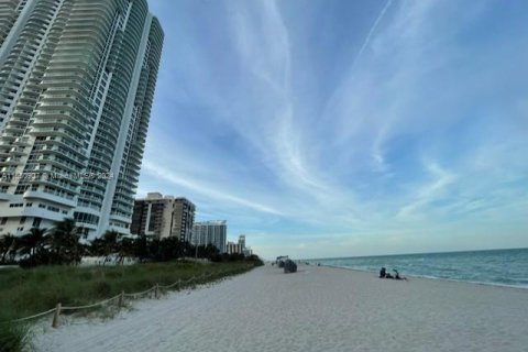Condominio en venta en Miami Beach, Florida, 30.66 m2 № 1075544 - foto 23