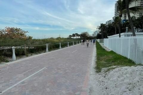 Studio in the Condo in Miami Beach, Florida  № 1075544 - photo 25