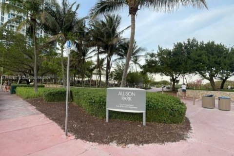 Studio in the Condo in Miami Beach, Florida  № 1075544 - photo 27