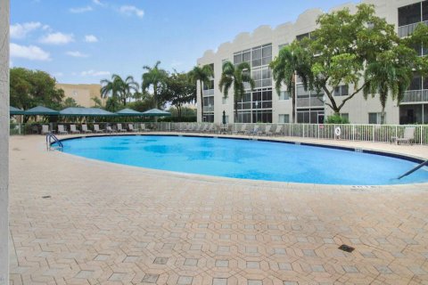 Condo in Tamarac, Florida, 1 bedroom  № 1226763 - photo 25