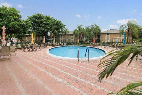 Condo in Tamarac, Florida, 1 bedroom  № 1226763 - photo 8