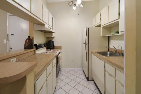 Condo in Tamarac, Florida, 1 bedroom  № 1226763 - photo 22