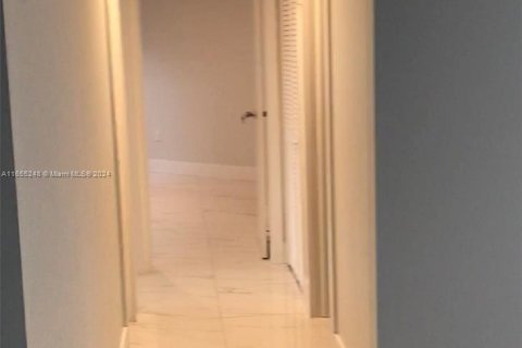 Copropriété à louer à Miami, Floride: 2 chambres, 92.9 m2 № 1357152 - photo 10