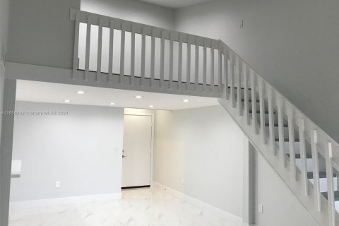 Copropriété à louer à Miami, Floride: 2 chambres, 92.9 m2 № 1357152 - photo 12