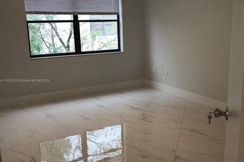 Condominio en alquiler en Miami, Florida, 2 dormitorios, 92.9 m2 № 1357152 - foto 22