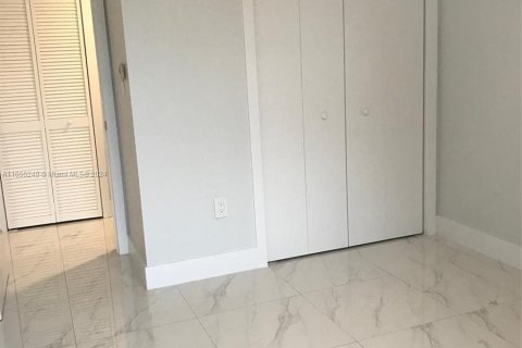 Copropriété à louer à Miami, Floride: 2 chambres, 92.9 m2 № 1357152 - photo 18