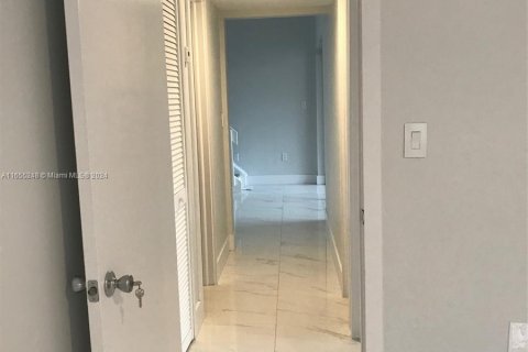 Copropriété à louer à Miami, Floride: 2 chambres, 92.9 m2 № 1357152 - photo 30