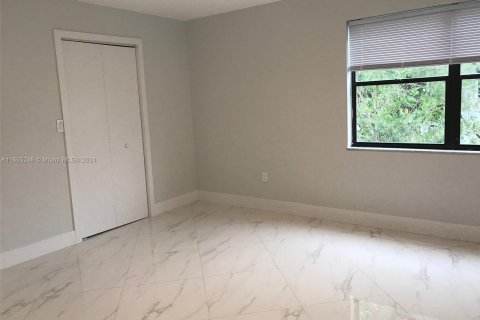 Copropriété à louer à Miami, Floride: 2 chambres, 92.9 m2 № 1357152 - photo 19