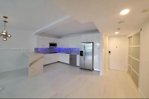 Condo in Sunny Isles Beach, Florida, 1 bedroom  № 1357194 - photo 8