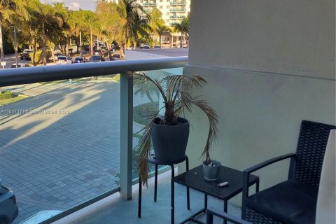 Condominio en venta en Sunny Isles Beach, Florida, 1 dormitorio, 93.37 m2 № 1357194 - foto 16