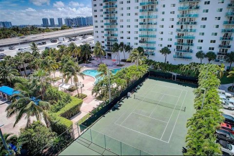 Condominio en venta en Sunny Isles Beach, Florida, 1 dormitorio, 93.37 m2 № 1357194 - foto 1