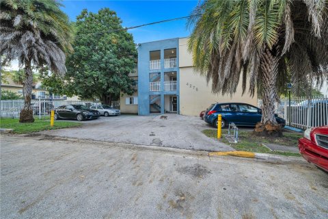 Copropriété à vendre à Miami, Floride: 1 chambre, 51.1 m2 № 1375846 - photo 1