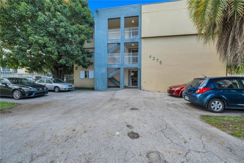 Condominio en venta en Miami, Florida, 1 dormitorio, 51.1 m2 № 1375846 - foto 15