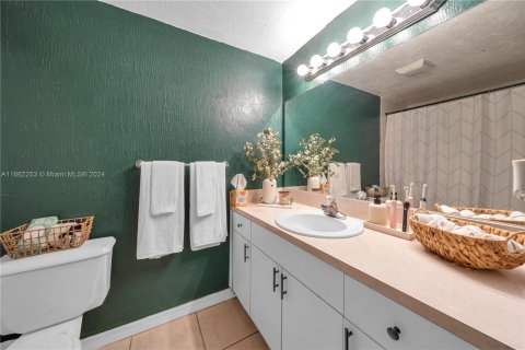 Condo in Miami, Florida, 1 bedroom  № 1375846 - photo 13