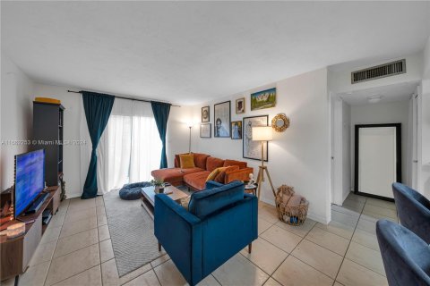 Copropriété à vendre à Miami, Floride: 1 chambre, 51.1 m2 № 1375846 - photo 5