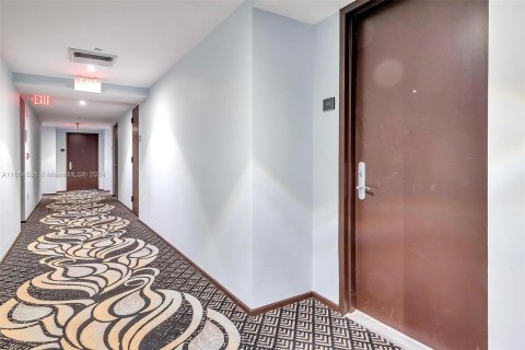 Copropriété à vendre à Hallandale Beach, Floride: 1 chambre, 78.41 m2 № 1375759 - photo 6