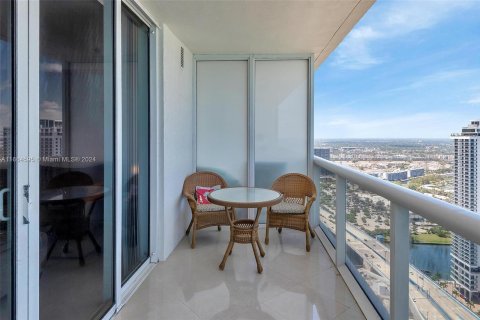 Copropriété à vendre à Hallandale Beach, Floride: 1 chambre, 78.41 m2 № 1375759 - photo 13