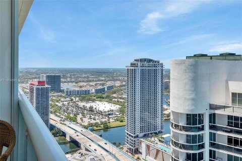 Copropriété à vendre à Hallandale Beach, Floride: 1 chambre, 78.41 m2 № 1375759 - photo 14