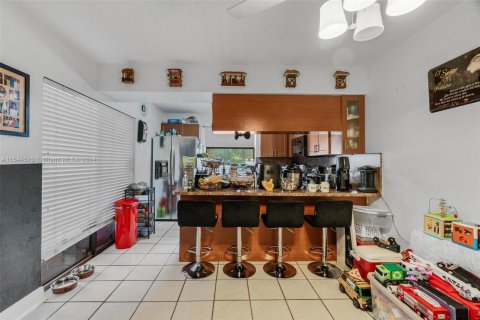 Townhouse in Miami, Florida 3 bedrooms, 135.82 sq.m. № 1047477 - photo 7