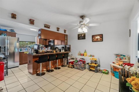Townhouse in Miami, Florida 3 bedrooms, 135.82 sq.m. № 1047477 - photo 4