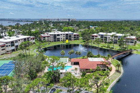 Condominio en venta en Port Charlotte, Florida, 2 dormitorios, 130.53 m2 № 1412606 - foto 1