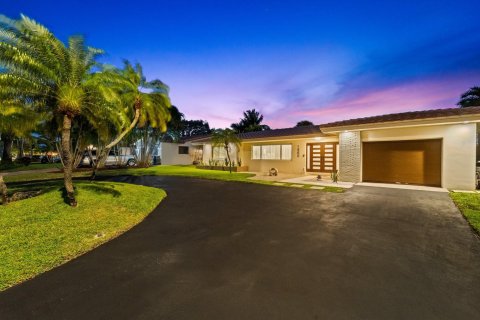 House in Fort Lauderdale, Florida 3 bedrooms, 185.99 sq.m. № 1065826 - photo 18