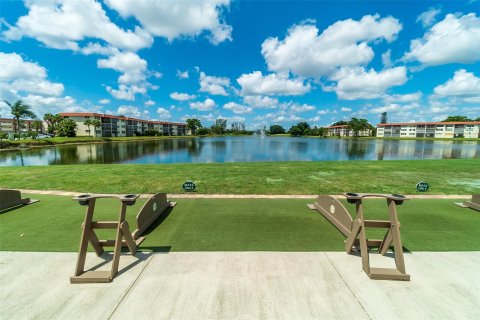 Copropriété à vendre à Pembroke Pines, Floride: 2 chambres, 108.7 m2 № 1065865 - photo 28