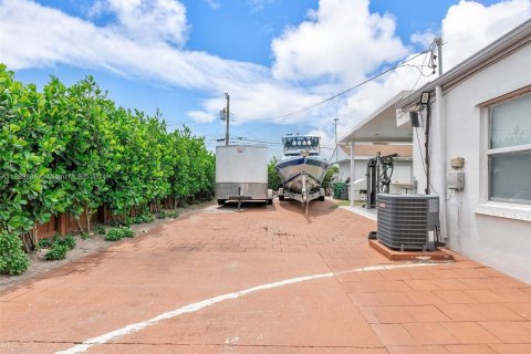 Villa ou maison à vendre à Miami Gardens, Floride: 2 chambres, 66.89 m2 № 1309249 - photo 27