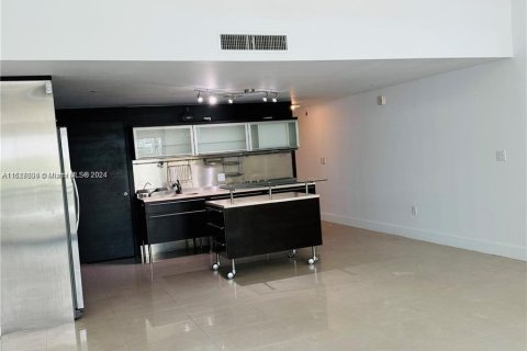 Condo in Miami Beach, Florida, 2 bedrooms  № 1238853 - photo 9