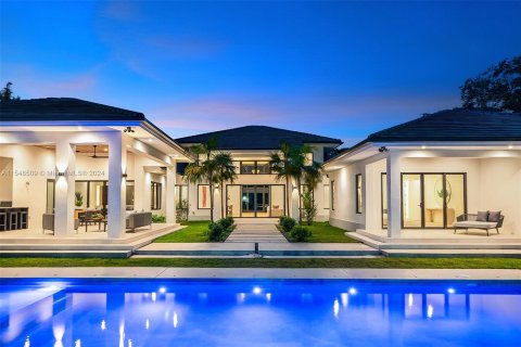 Villa ou maison à vendre à Pinecrest, Floride: 6 chambres, 436.18 m2 № 1058671 - photo 2