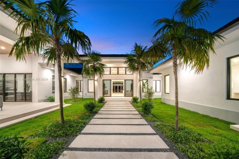 Casa en venta en Pinecrest, Florida, 6 dormitorios, 436.18 m2 № 1058671 - foto 3