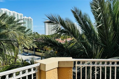 Copropriété à vendre à Aventura, Floride: 2 chambres, 108.79 m2 № 1035145 - photo 8