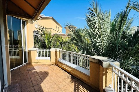 Copropriété à vendre à Aventura, Floride: 2 chambres, 108.79 m2 № 1035145 - photo 10