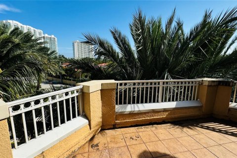 Copropriété à vendre à Aventura, Floride: 2 chambres, 108.79 m2 № 1035145 - photo 9