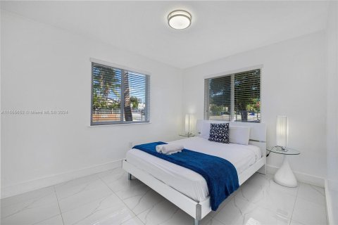 Immobilier commercial à vendre à Miami, Floride: 139.82 m2 № 1354628 - photo 12