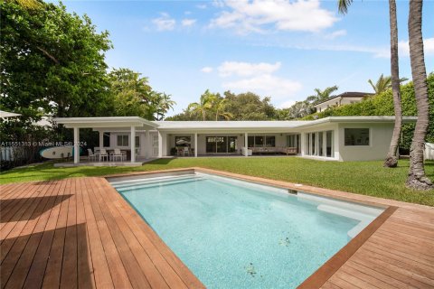 Villa ou maison à vendre à Key Biscayne, Floride: 5 chambres, 316.33 m2 № 1067842 - photo 14