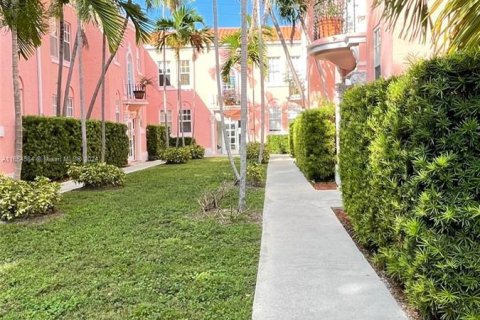 Copropriété à vendre à Miami Beach, Floride: 1 chambre, 47.38 m2 № 1354582 - photo 2